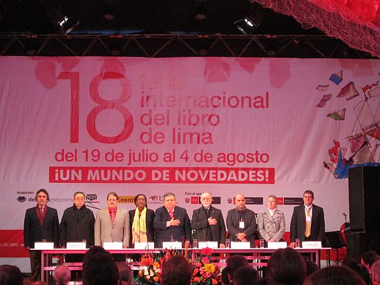 El alborotado inicio de la Feria Internacional del Libro de Lima