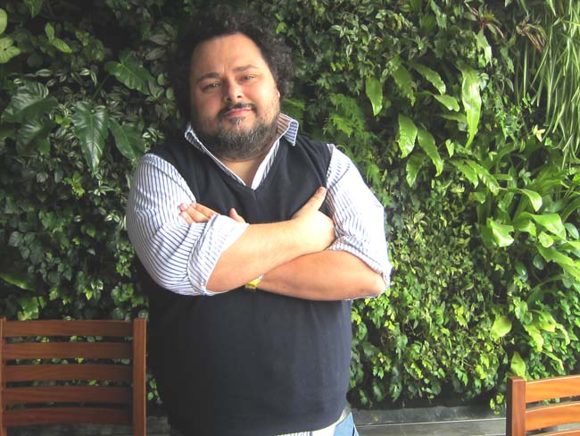 Álvaro Bisama: “Me interesa la novela como género abierto”