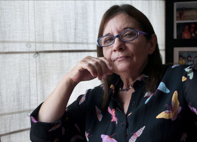 Carmen Ollé recibirá reconocimiento por su obra literaria